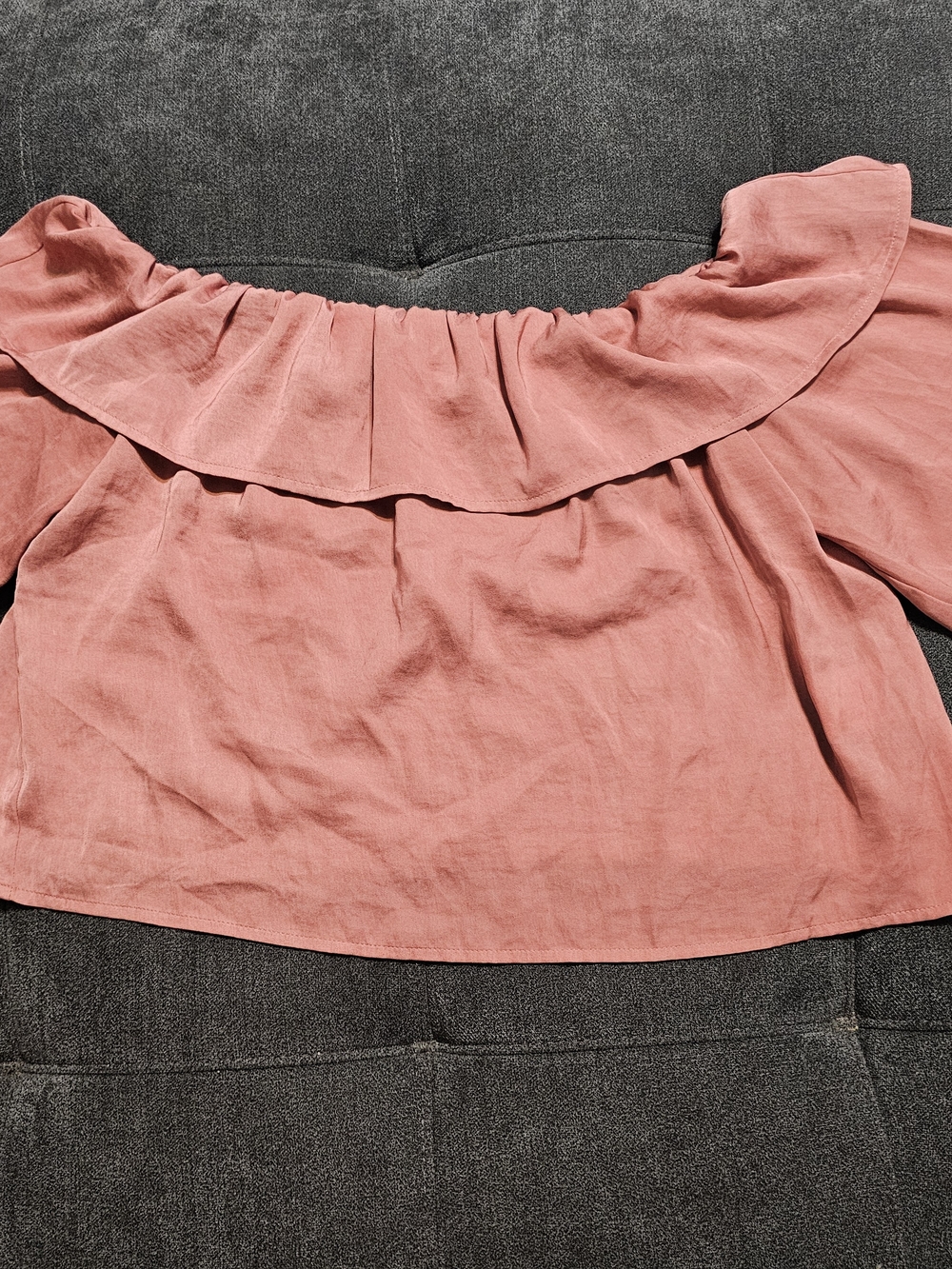 Express Off-Shoulder Ruffle Top in Dusty Rose